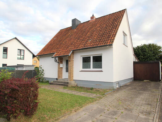 Einfamilienhaus zum Kauf 259.000 € 7 Zimmer 160 m² 929 m² Grundstück frei ab 01.01.2026 Eutin 23701