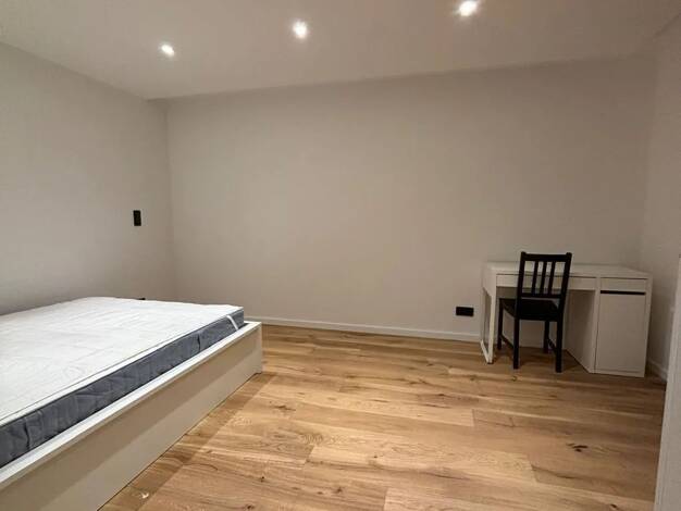 Wohnung zur Miete 650 € 4 Zimmer 14 m² Reichenaustraße 7 Aubing-Lochhausen-Langwied München 81243