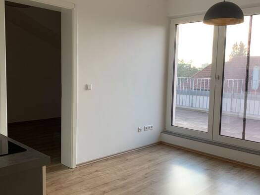 Penthouse zur Miete 690 € 2 Zimmer 44 m² Geschoss 4/5 frei ab sofort Erlangen-Süd Erlangen 91052