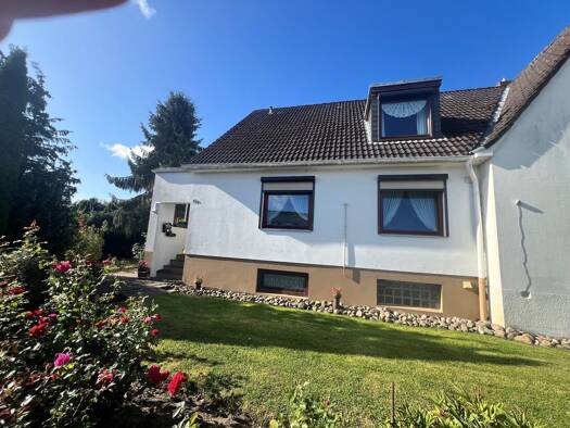 Doppelhaushälfte zum Kauf 199.500 € 4,5 Zimmer 104 m² 719 m² Grundstück Eutin 23701