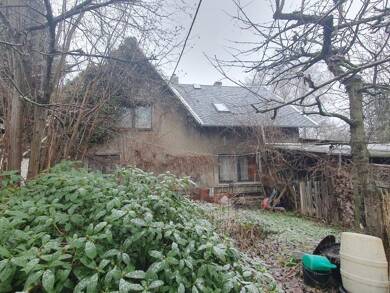 Einfamilienhaus zum Kauf 100.000 € 5 Zimmer 110 m² 1.680 m² Grundstück Alte Gasse 15 Leukersdorf Leukersdorf 09387