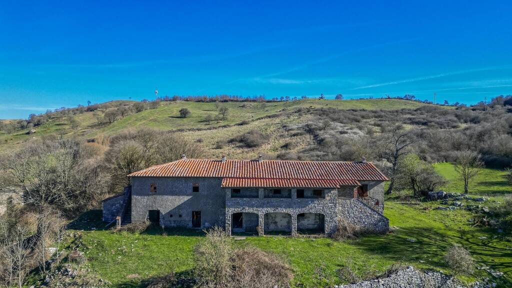 Rustico zum Kauf 295.000 € 15 Zimmer 650 m² 10.000 m² Grundstück frei ab sofort Santa Fiora 58037