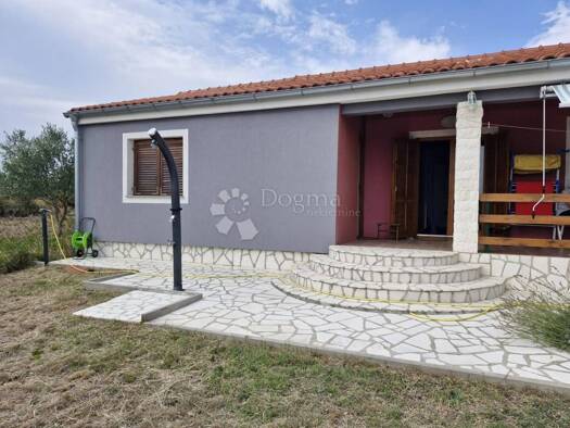 Einfamilienhaus zum Kauf 380.000 € 2 Zimmer 70 m² Gornje Raštane, Sveti Filip I Jakov Sveti Filip i Jakov 23207