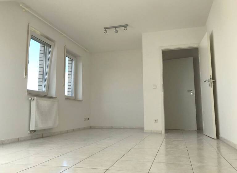 Wohnung zum Kauf 129.000 € 2 Zimmer 41,5 m²<br/>Wohnfläche Dachgeschoss, 2.<br/>Geschoss ab sofort<br/>Verfügbarkeit Kernstadt Paderborn 33102