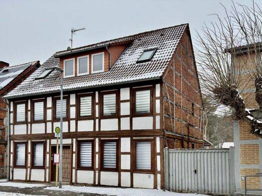 Einfamilienhaus zum Kauf 84.000 € 192 m² 701 m² Grundstück Bergen Bergen (Dumme) 29468