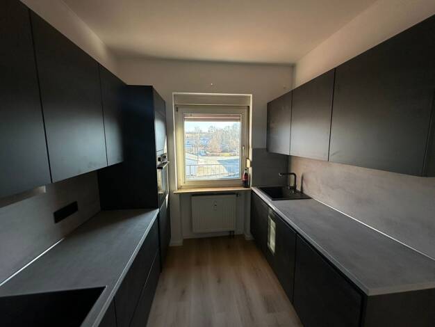 Wohnung zur Miete 900 € 3 Zimmer 100 m² frei ab sofort Innenstadt Hof 95028