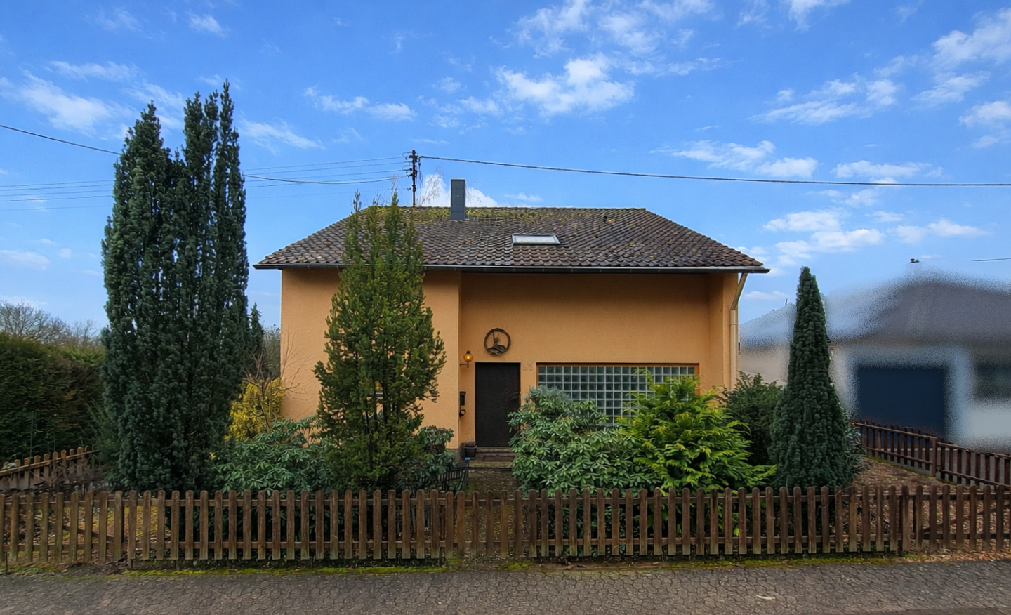 Immobilie in Merzig - **RAUMWUNDER MIT GARTEN IN BESSERINGEN** - Bild 0