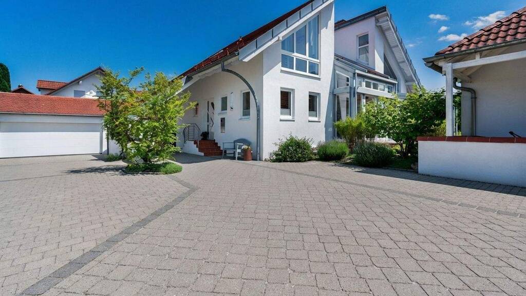 Einfamilienhaus zum Kauf 880.000 € 7,5 Zimmer 250 m² 950 m² Grundstück Illerrieden 89186