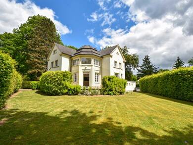 Villa zur Miete 4.600 € 10 Zimmer 268 m² 1.035 m² Grundstück Kirdorf Bad Homburg vor der Höhe 61350