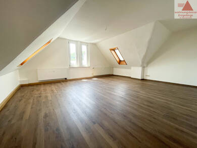 Wohnung zur Miete 280 € 2 Zimmer 54,8 m² Dachgeschoss, EG Bahnhofstraße 25 Aue 08280