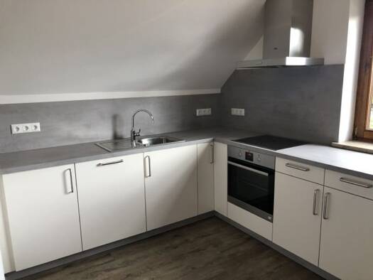 Wohnung zur Miete 900 € 4,5 Zimmer 93,8 m² Geschoss 1/2 frei ab 01.12.2026 Neusitz Neusitz 91616