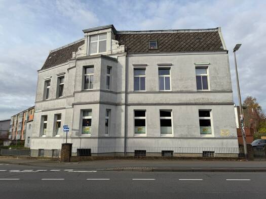 Bürofläche zur Miete 890 € 6 Zimmer 145,6 m² Bürofläche Schleswig 24837