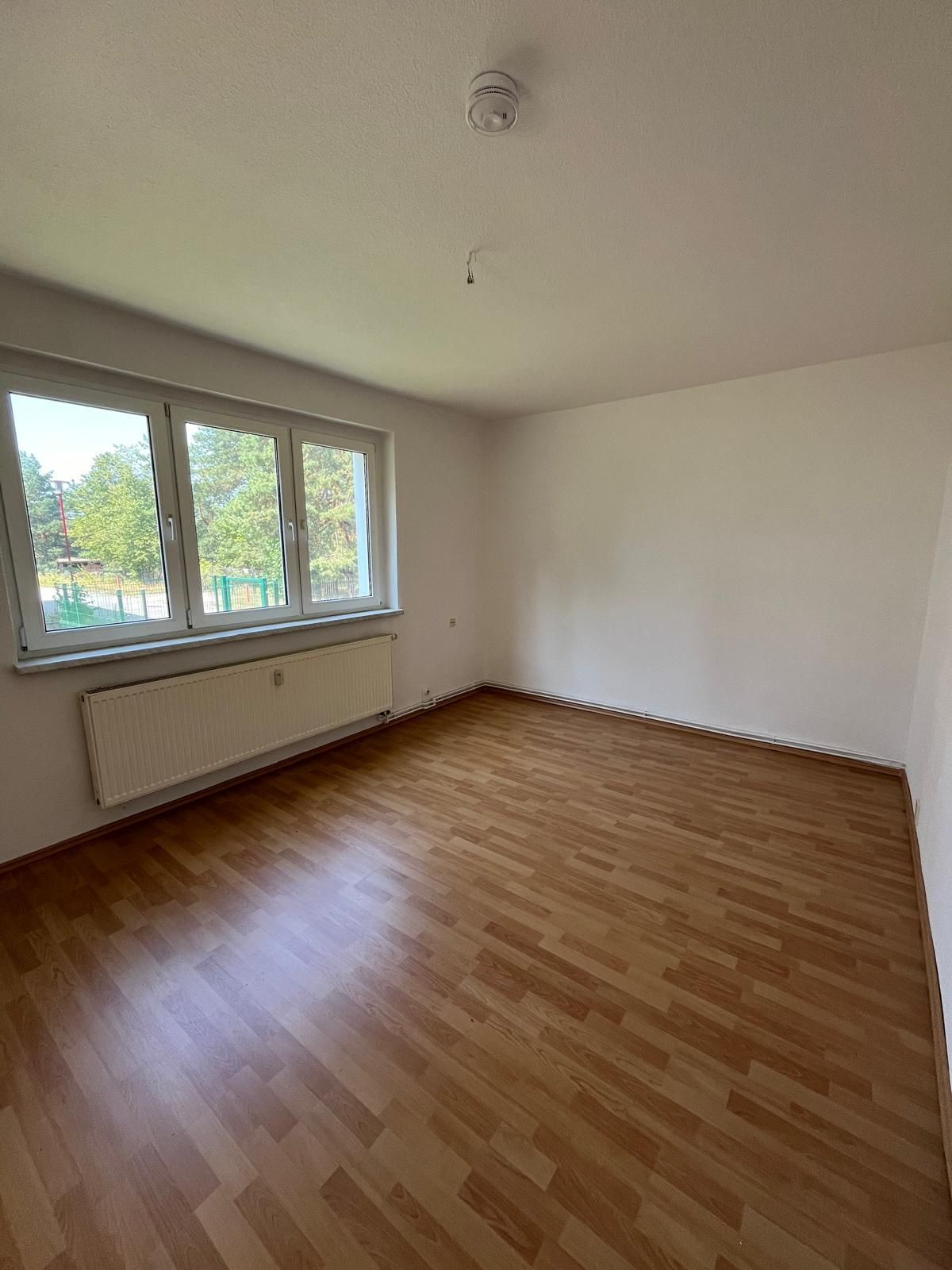 Wohnung zur Miete 299 € 3 Zimmer 63 m²<br/>Wohnfläche EG<br/>Geschoss 01.10.2024<br/>Verfügbarkeit Kurze Straße 5 Uhyst Boxberg/Oberlausitz 02943