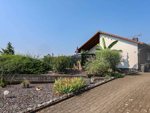 Mehrfamilienhaus zum Kauf 1.150.000 € 7 Zimmer 219 m² 1.683 m² Grundstück frei ab 01.01.2026 Binzen 79589