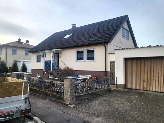 Einfamilienhaus zum Kauf 365.000 € 6 Zimmer 151 m² 770 m² Grundstück frei ab sofort Pyraserstr. 6 Hofstetten Hilpoltstein 91161