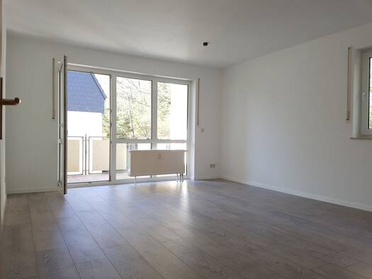 Wohnung zur Miete 500 € 4 Zimmer 85,6 m² 1. Geschoss frei ab 01.02.2026 Am Kahlen Berg 14 / Hirschbach Geisenhöhn Schleusingen 98553