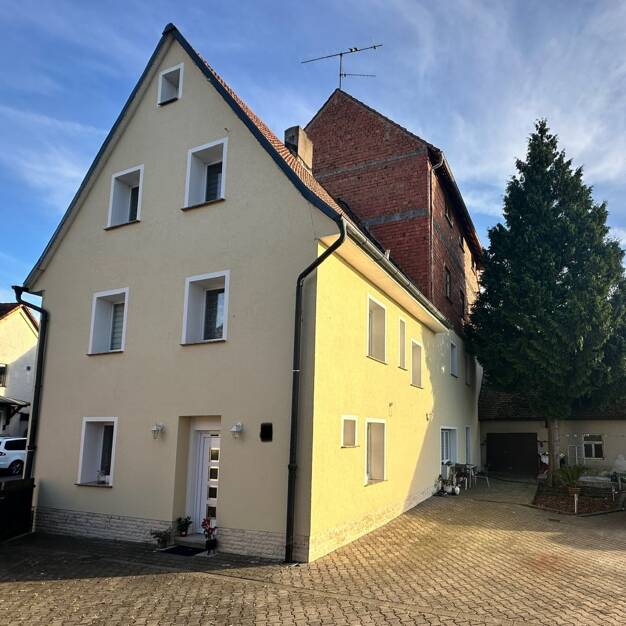Einfamilienhaus zum Kauf 435.000 € 5 Zimmer 130 m² 1.015 m² Grundstück Schlüsselfeld Schlüsselfeld 96132