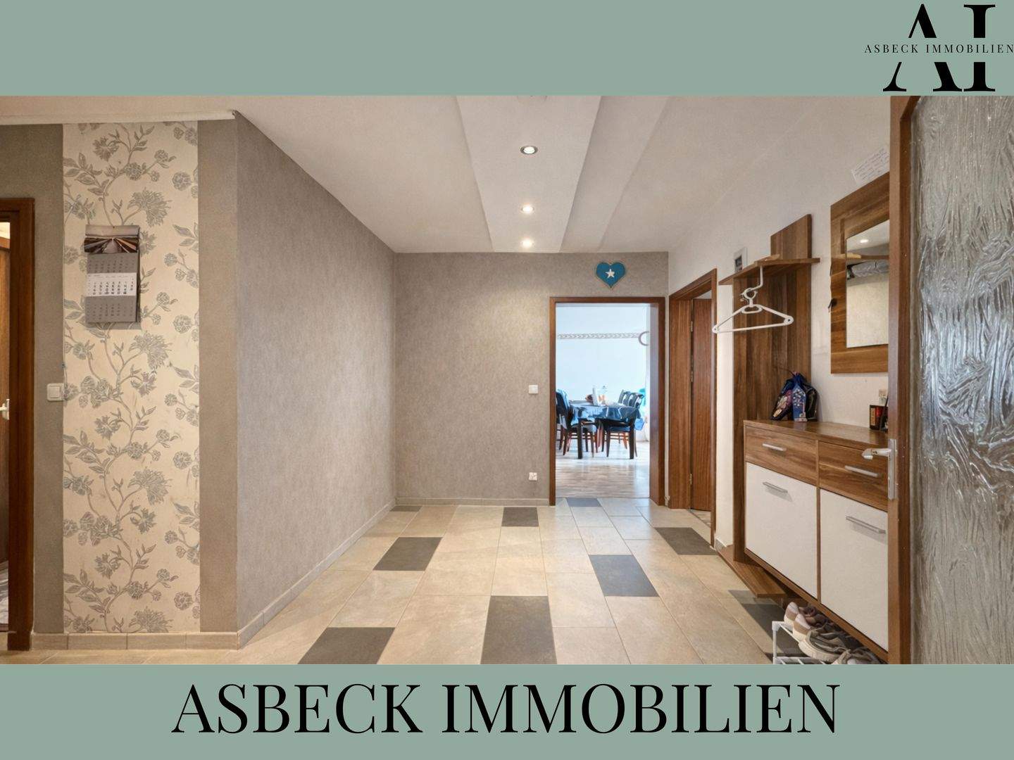 Immobilie in Burgkirchen an der Alz - Renovierungsbedürftige 5 Zimmer Wohnung mit Balkon und viel Potenzial - Bild 0