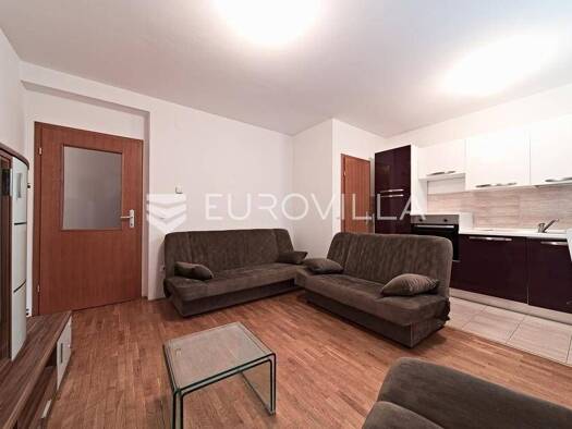 Wohnung zur Miete 750 € 2 Zimmer 72 m² 2. Geschoss Gornji grad / Centar Osijek