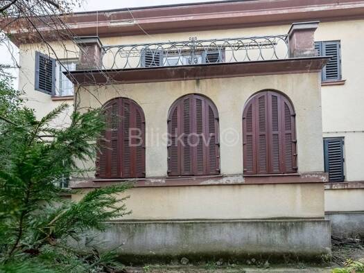 Einfamilienhaus zum Kauf 1.800.000 € 11 Zimmer 456 m² 1.065 m² Grundstück Zagreb 10000
