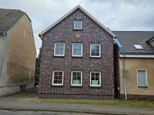 Mehrfamilienhaus zum Kauf 4 Zimmer 184 m² 2.650 m² Grundstück frei ab sofort Brottewitz Mühlberg/Elbe 04895