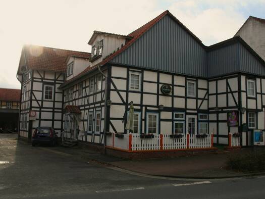 Haus zum Kauf 180.000 € 22 Zimmer 500 m² 313 m² Grundstück Hilsstraße 5 Delligsen Delligsen 31073