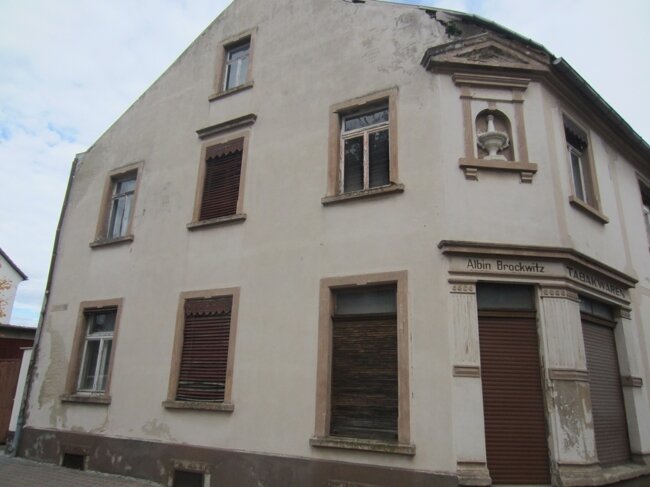 Haus zum Kauf 111.000 € 10 Zimmer 300 m²<br/>Wohnfläche 500 m²<br/>Grundstück Elsterwerda Elsterwerda 04910