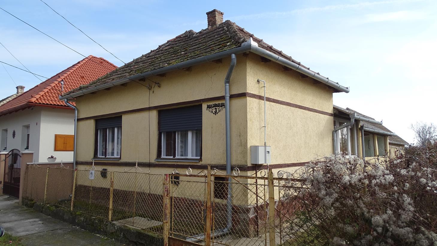 Einfamilienhaus zum Kauf 43.000 € 3 Zimmer 80 m²<br/>Wohnfläche 1.500 m²<br/>Grundstück Komitat Somogy