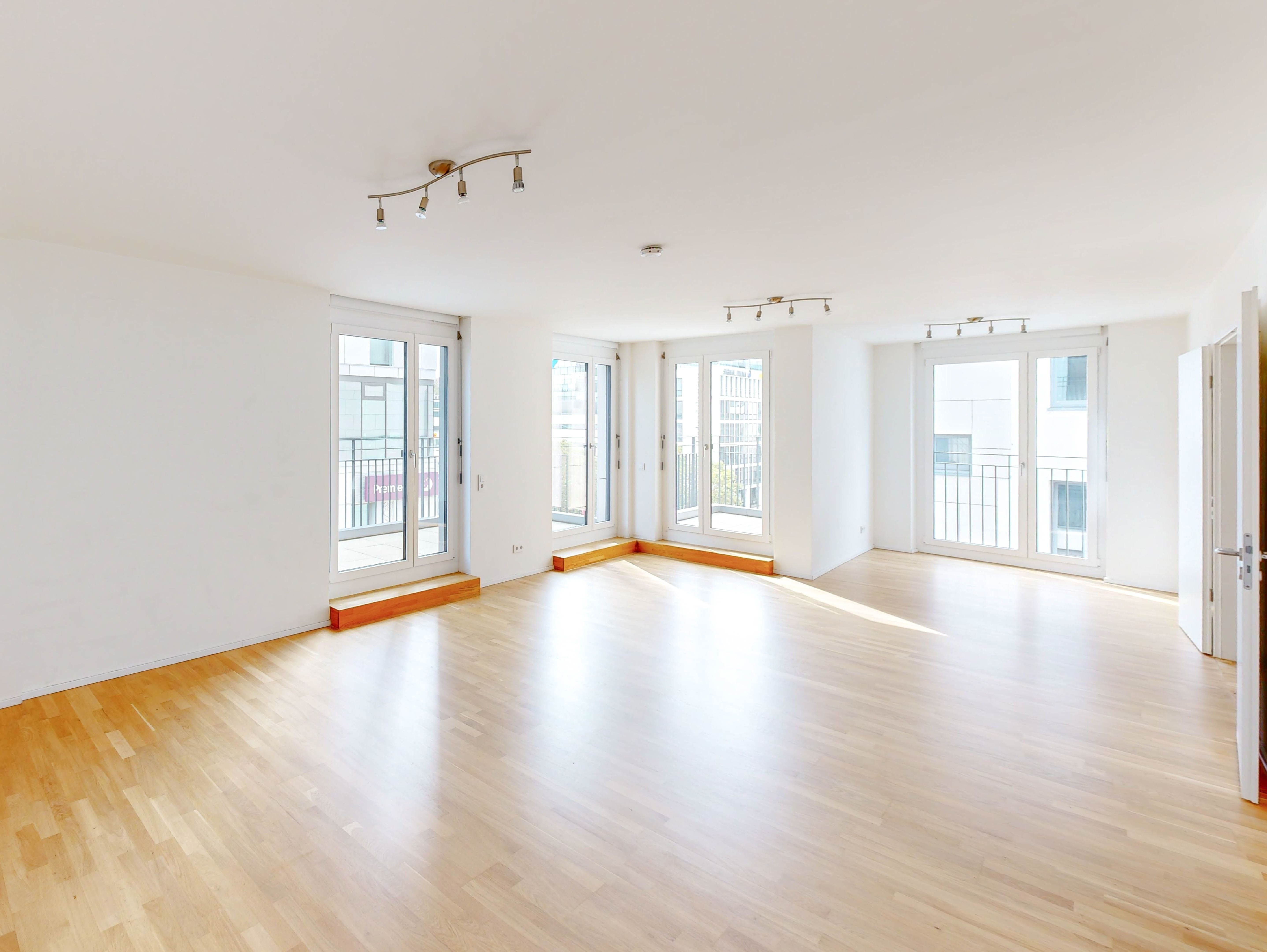 Maisonette zur Miete 3.285 € 5 Zimmer 193 m²<br/>Wohnfläche 5.<br/>Geschoss Mailänder Platz 7 Europaviertel Stuttgart 70173