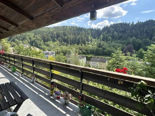 Einfamilienhaus zum Kauf 360.000 € 8 Zimmer 147 m² 842 m² Grundstück Stadtgebiet Triberg im Schwarzwald 78098