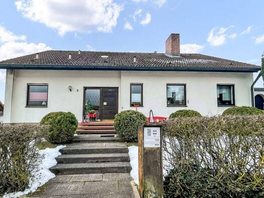 Mehrfamilienhaus zum Kauf 370.000 € 6 Zimmer 200 m² 892 m² Grundstück Haßfurt 97437