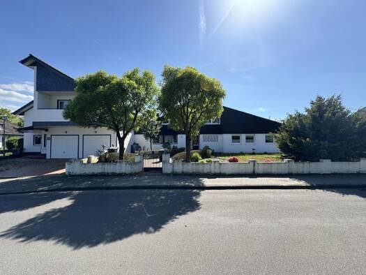 Haus zum Kauf 398.000 € 9 Zimmer 340 m² 1.250 m² Grundstück Garrel 49681