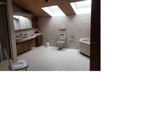 Herrenhaus zur Miete 3.500 € 6 Zimmer 280 m² 3.000 m² Grundstück frei ab 01.02.2026 Großholzhausen Raubling 83064