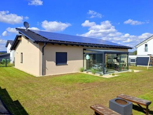 Bungalow zum Kauf 579.000 € 5 Zimmer 140 m² 721 m² Grundstück frei ab sofort Neubäu Roding 93426