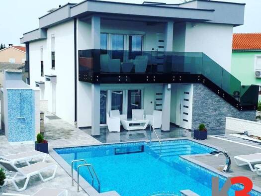 Haus zum Kauf 1.200.000 € 3 Zimmer 252 m² Krk 0
