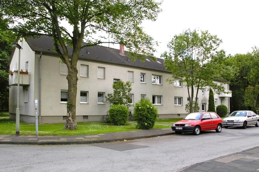 Wohnung zur Miete 369 € 2 Zimmer 42,1 m²<br/>Wohnfläche EG<br/>Geschoss 01.01.2025<br/>Verfügbarkeit Otto-Hellwig-Straße 9 Huckingen Duisburg 47259