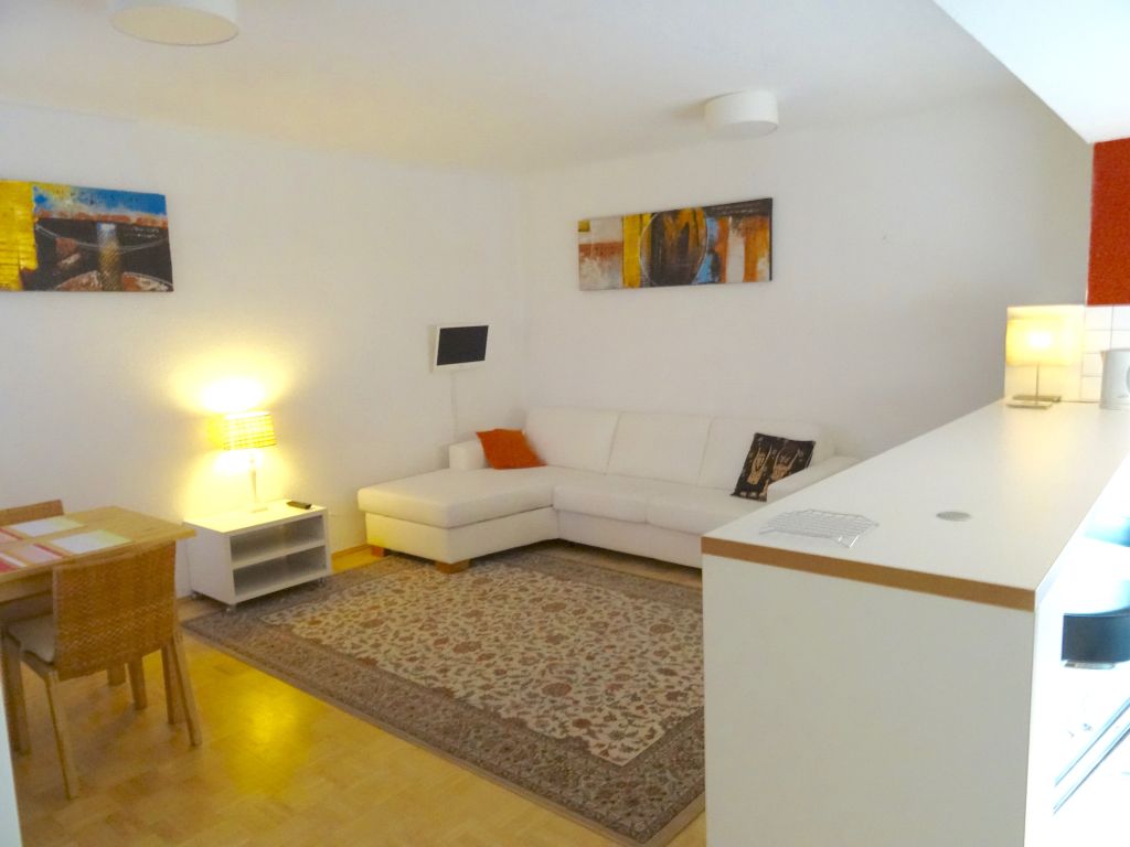 Wohnung zur Miete Wohnen auf Zeit 1.570 € 2 Zimmer 56 m²<br/>Wohnfläche 01.10.2024<br/>Verfügbarkeit Neusser Strasse Longerich Köln 50733