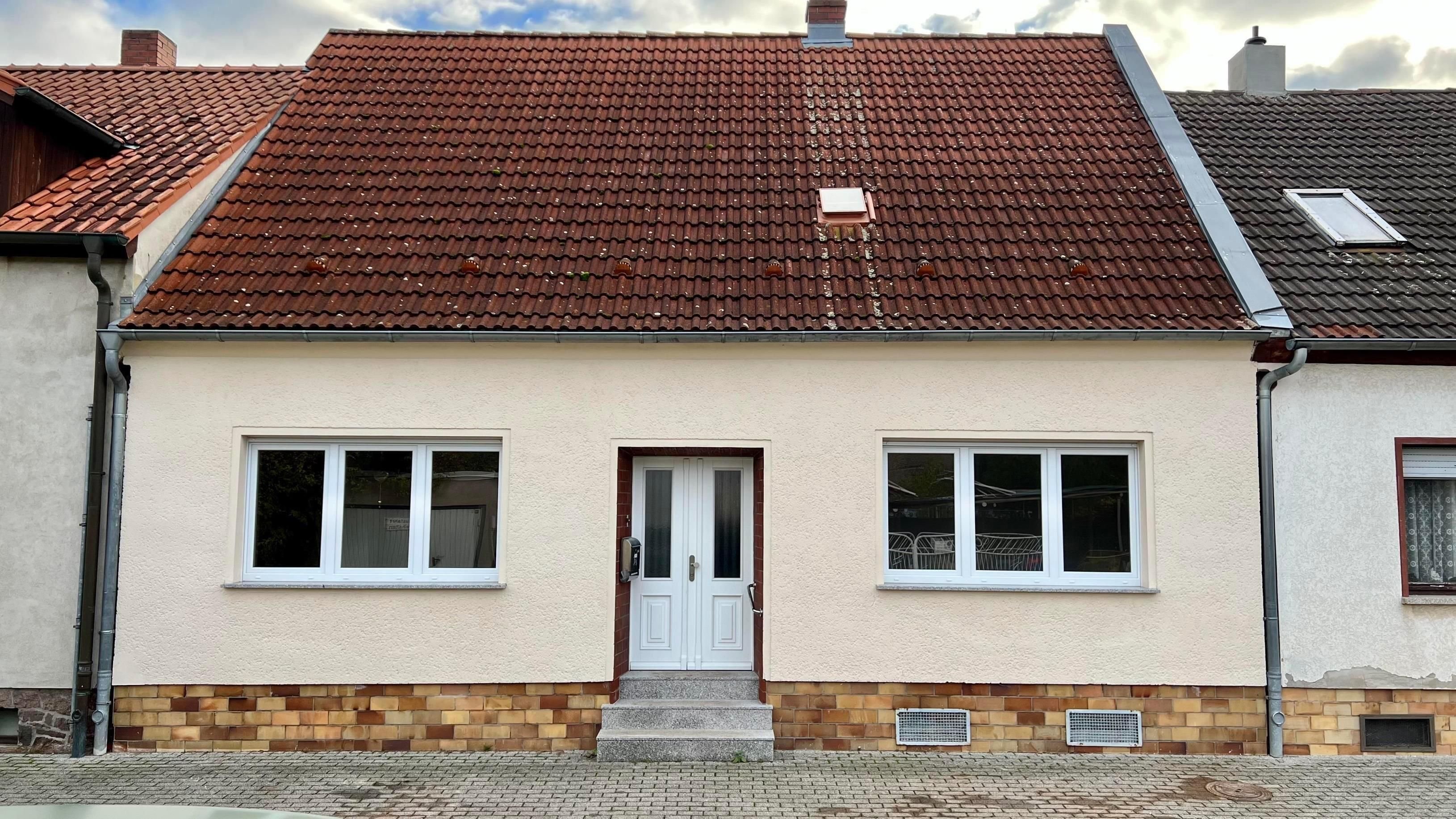 Reihenmittelhaus zum Kauf 55.000 € 4 Zimmer 90 m²<br/>Wohnfläche 375 m²<br/>Grundstück ab sofort<br/>Verfügbarkeit Wörlitz Oranienbaum-Wörlitz 06785