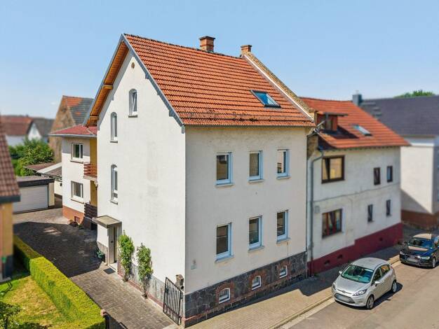 Einfamilienhaus zum Kauf 325.000 € 8 Zimmer 160 m² 638 m² Grundstück Annerod Fernwald 35463