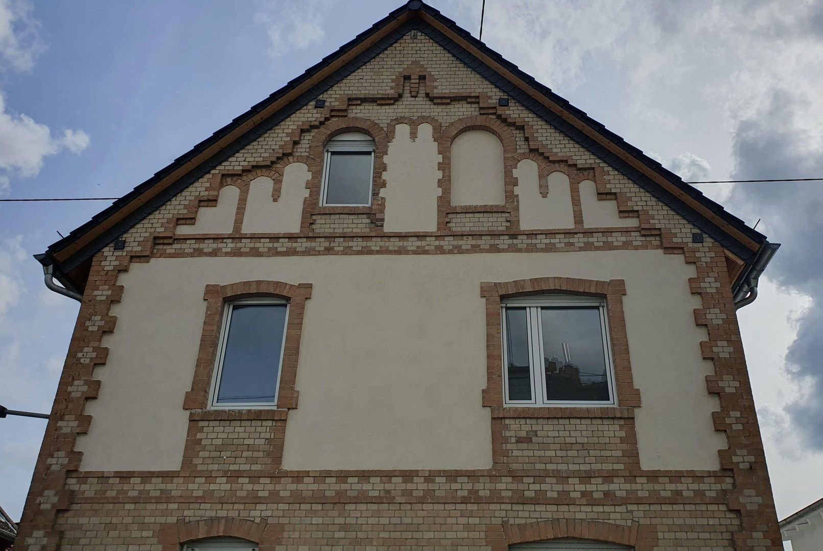 Mehrfamilienhaus zum Kauf provisionsfrei 745.000 € 10 Zimmer 181 m²<br/>Wohnfläche 145 m²<br/>Grundstück Sindlingen Frankfurt am Main 65931