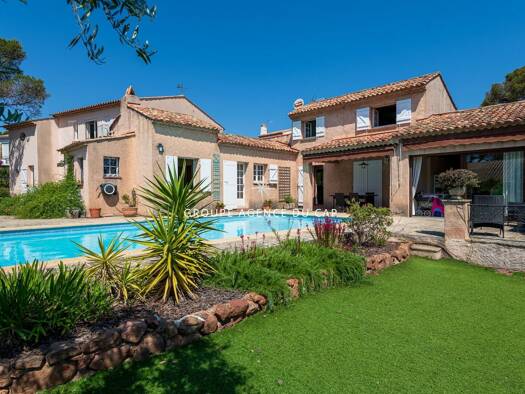 Haus zum Kauf 1.575.000 € 300 m² 1.373 m² Grundstück Boulouris Saint-Raphaël 83700