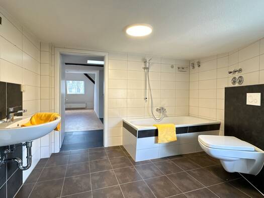 Wohnung zur Miete 380 € 2 Zimmer 47,5 m² 3. Geschoss Olvenstedter Straße 62 Stadtfeld Ost Magdeburg 39108