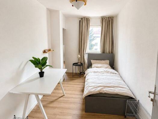 Wohnung zur Miete 450 € 1 Zimmer 11 m² 4. Geschoss frei ab 15.09.2026 Peter-Henlein-Straße 78 Galgenhof Weiterer Innenstadtgürtel Süd 90459