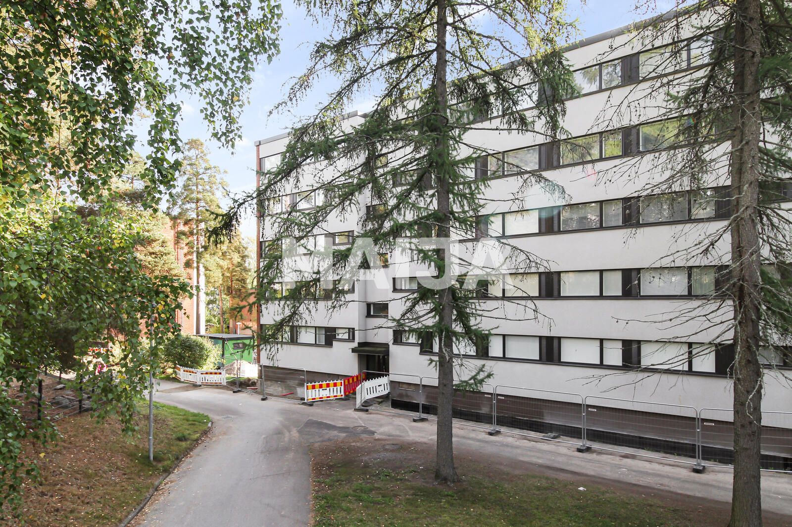 Studio zum Kauf 98.000 € 4 Zimmer 89 m²<br/>Wohnfläche 5.<br/>Geschoss Kalteentie 4 Helsinki 00770