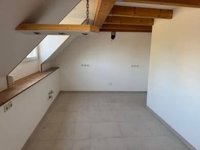 Wohnung zur Miete 700 € 3 Zimmer 86,7 m² Dachgeschoss, 2. Geschoss frei ab sofort St.-Helena-Straße 60 Euren Trier 54294