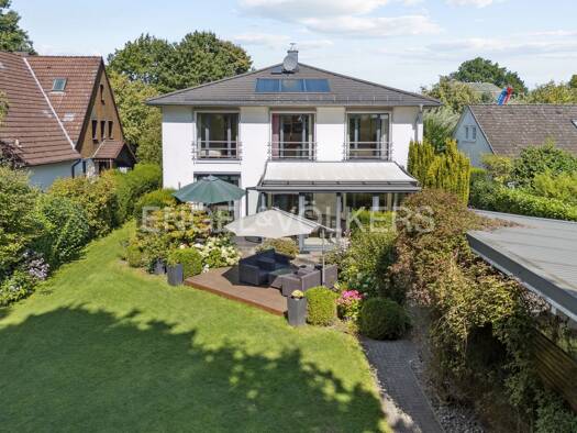 Villa zum Kauf 1.790.000 € 7 Zimmer 270 m² 1.014 m² Grundstück Ahrensburg 22926