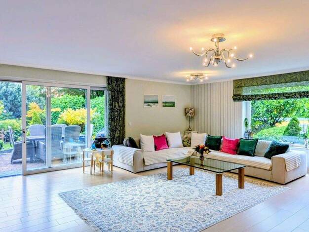 Einfamilienhaus zum Kauf provisionsfrei 1.150.000 € 8 Zimmer 295 m² 1.070 m² Grundstück Oberneuland Bremen 28355