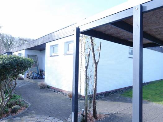 Doppelhaushälfte zum Kauf 185.000 € 3 Zimmer 110 m² 348 m² Grundstück Mecklenburger Straße 51 Altenwalde Cuxhaven 27478