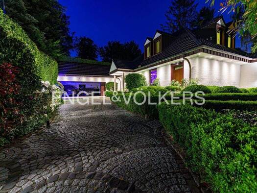 Villa zum Kauf 1.300.000 € 5 Zimmer 244 m² 1.008 m² Grundstück Forstwald Krefeld 47804