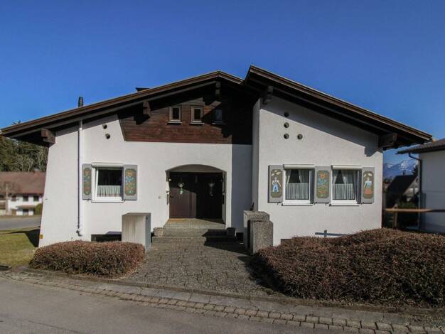 Mehrfamilienhaus zum Kauf als Kapitalanlage geeignet 699.000 € 8 Zimmer 241 m² 606 m² Grundstück Oberreute 88179